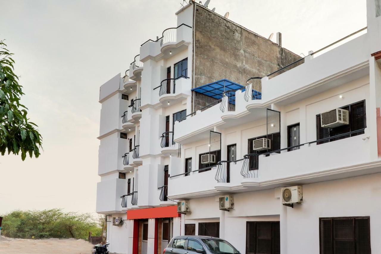 Spot On 38567 Hotel Aryan 勒克瑙 外观 照片